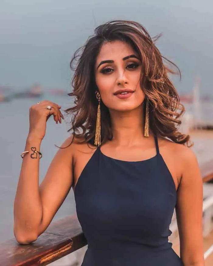 Maera Mishra Age, Height, Net Worth, Affairs, Bio and More