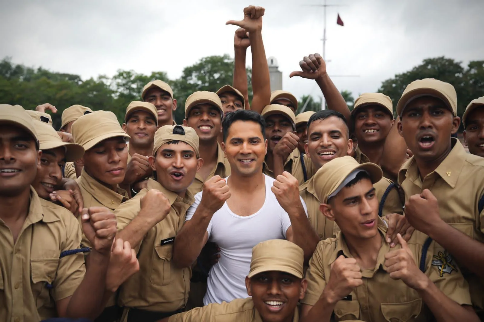 Varun Dhawan takes up push-up challenge