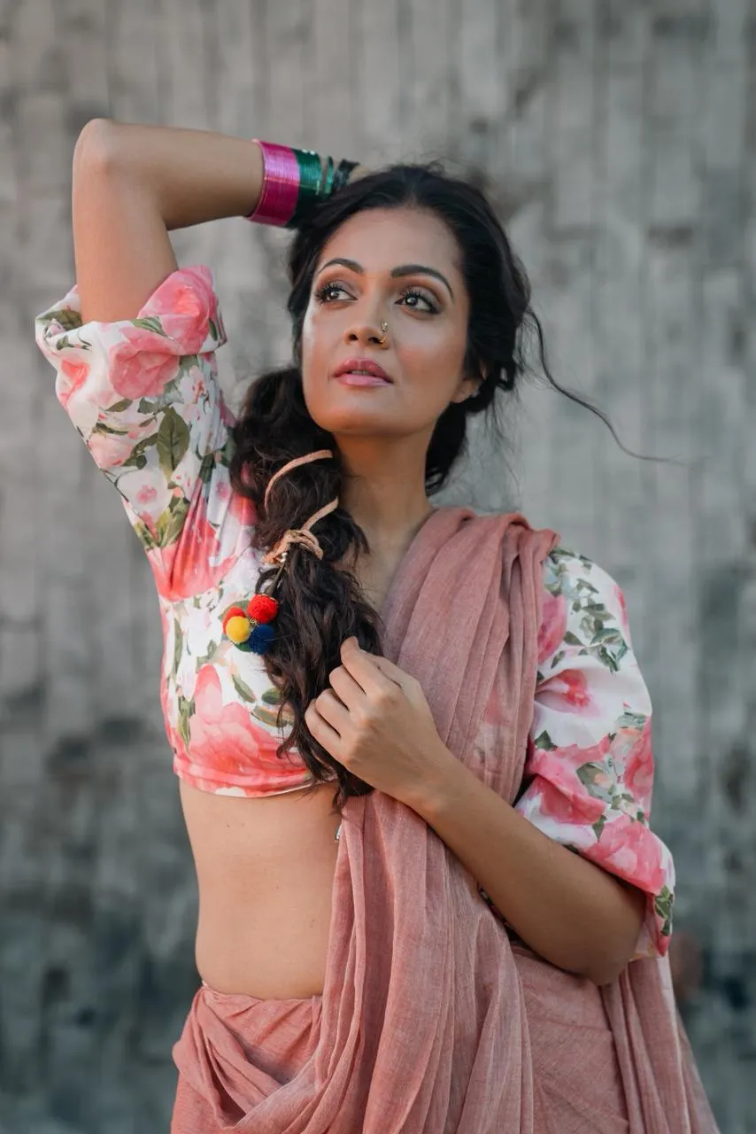 Sheena Chohan&rsquo;s Saree Look Revives Retro Grace