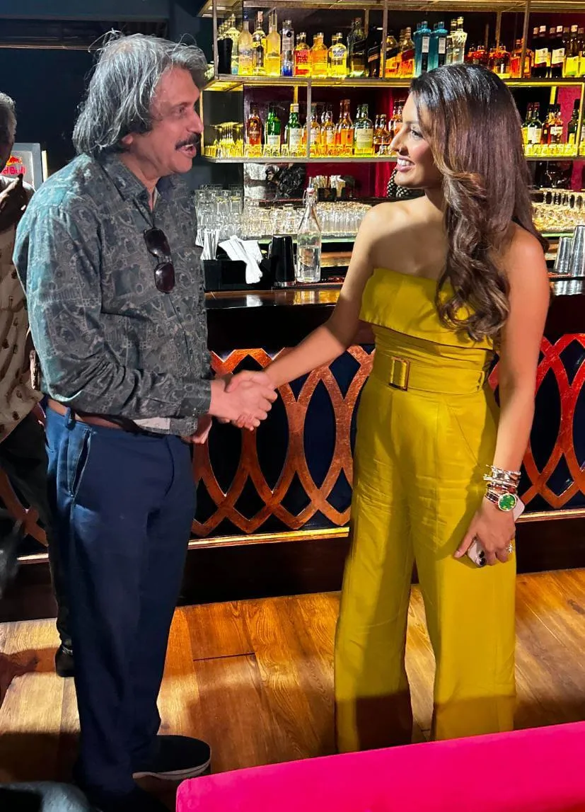 Glam actress Geeta Basra greets sr journalist Chaitanya Padukone
