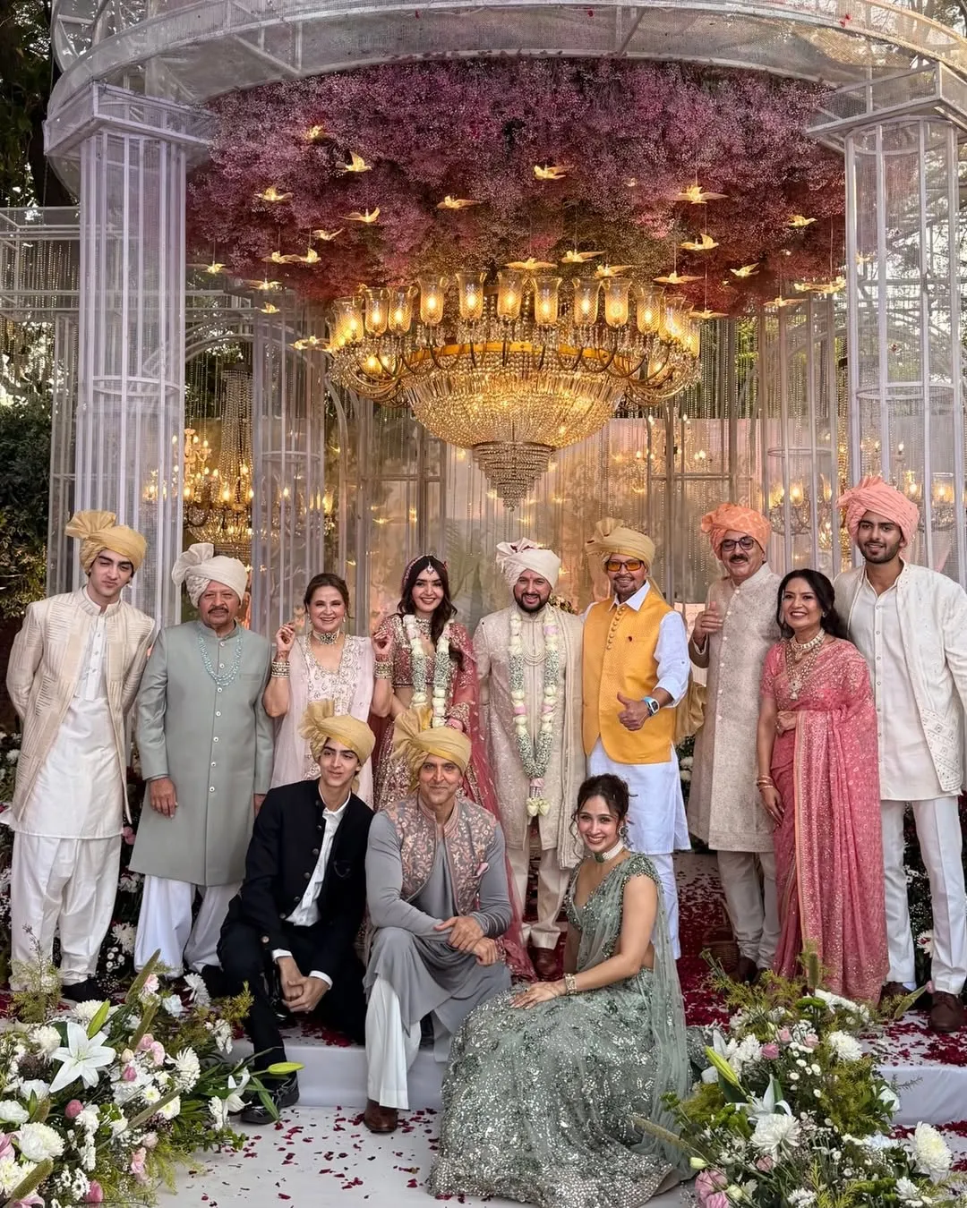 Hrithik Roshan Arrives with Girlfriend Saba Azad