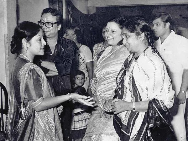 RD Burman with Asha Bhosale, Rakhee & others / Asha Bhosle - Bollywood  Photos