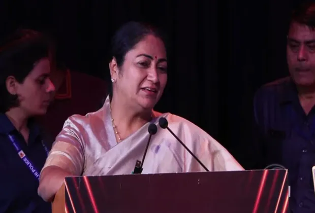 CIFF closes with grand celebration; Delhi CM says "Want to do everything to  reawaken the city's historical glory"