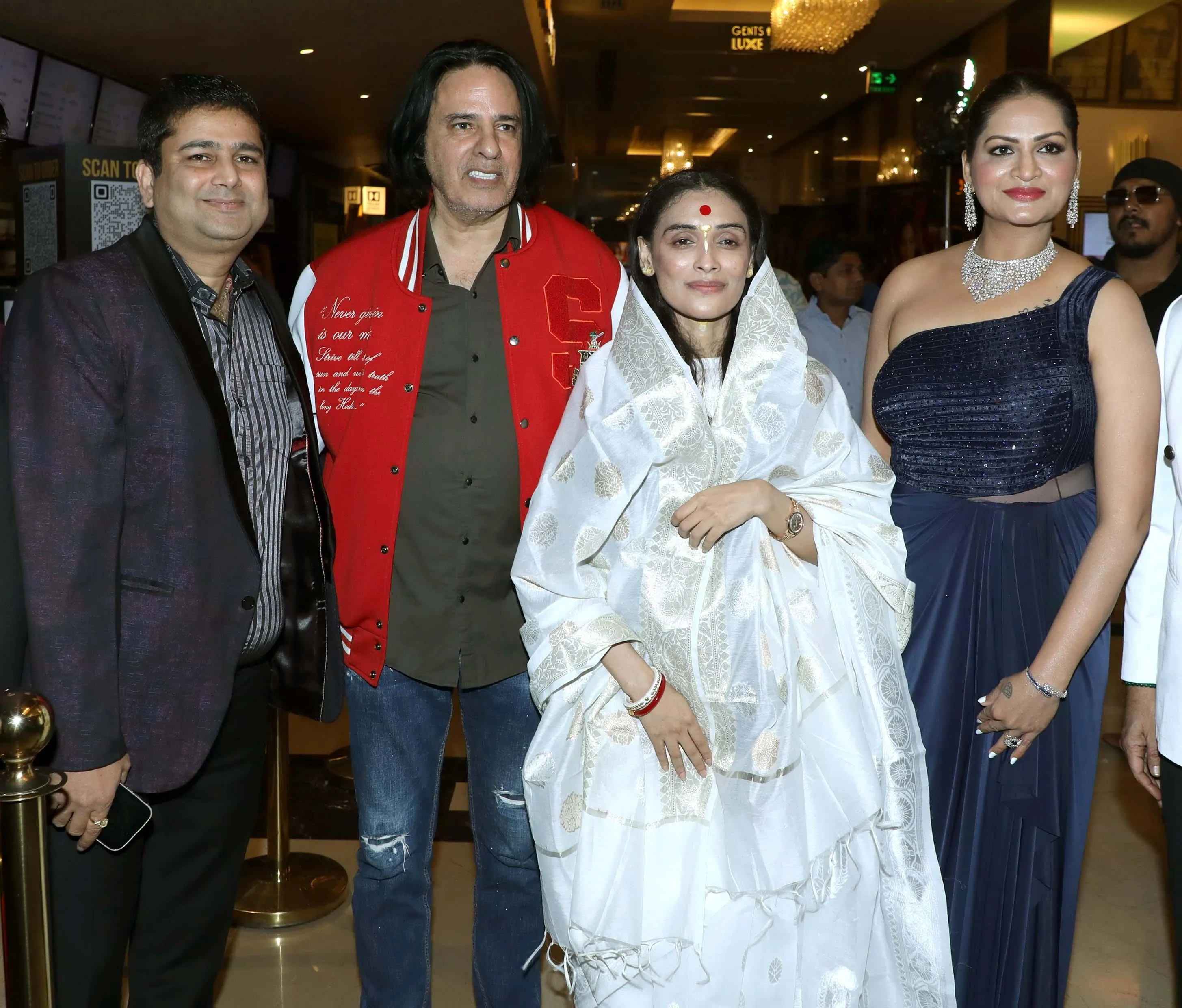 Manoj Jha,Rahul Roy,Hari Maa Priyanka & poonam Jha