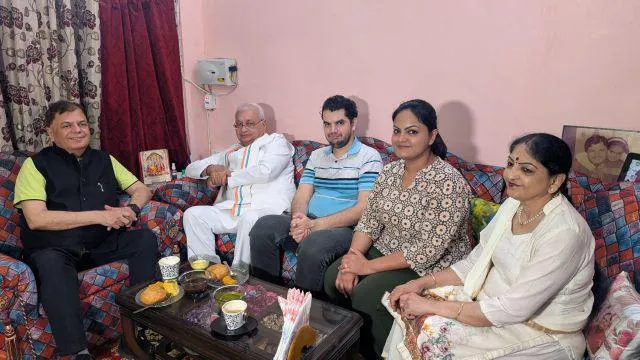 Arif Mohammad Khan at Pradeep Sardana ji home (4)