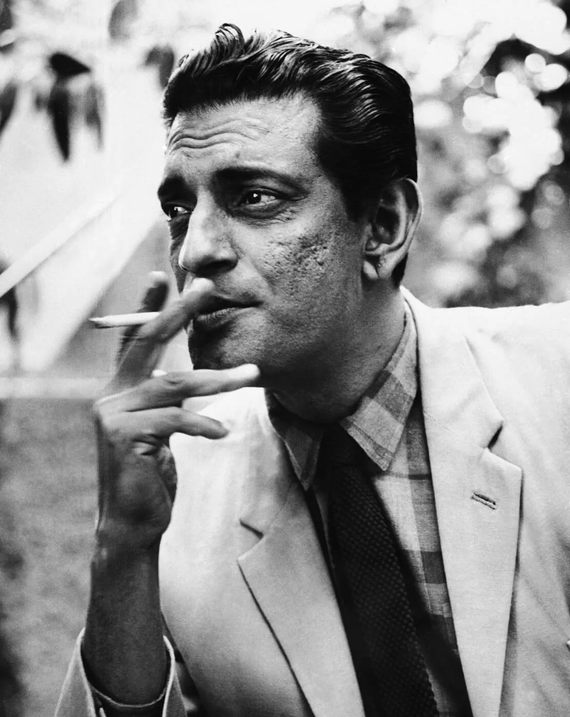Dashing Satyajit Ray - Bengali Movie Photograph Collection