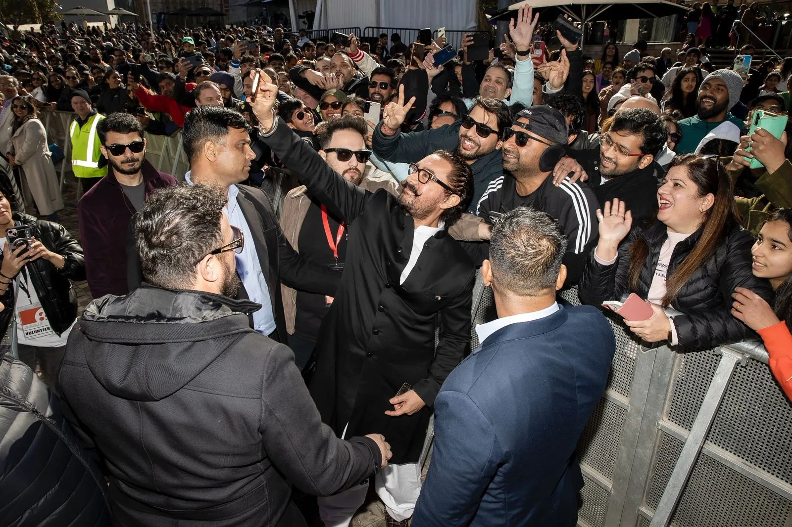 Aamir Khan dedicates the honor of hoisting the Indian National Flag at the Indian Film Festival of Melbourne 2025