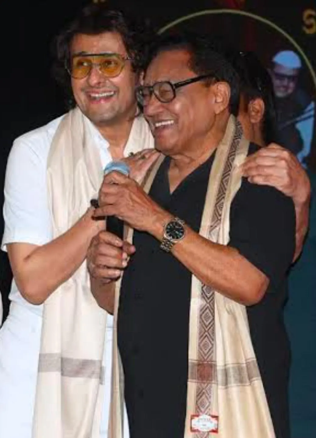 Sonu Nigam with  his singer-father and mentor Agam Nigam