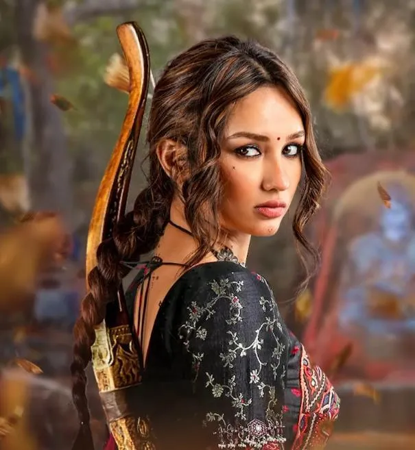  Akanksha Sharma STUNS in ‘Kesari Veer’ 
