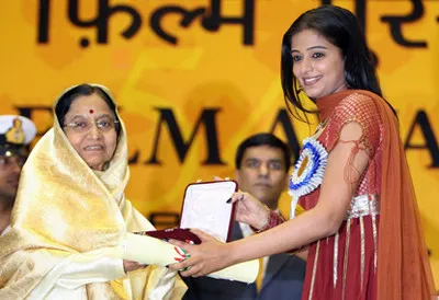 Priyamani - Priyamani received National best actress award for  Paruthiveeran at 54th National Film Awards ceremony in New delhi - Indian  Bollywood, South Indian Movie Photo Gallery