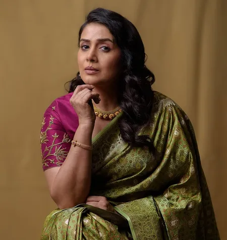 Sonali Kulkarni on what made her say yes to her first audiobook 'His  Majesty's Tiger'