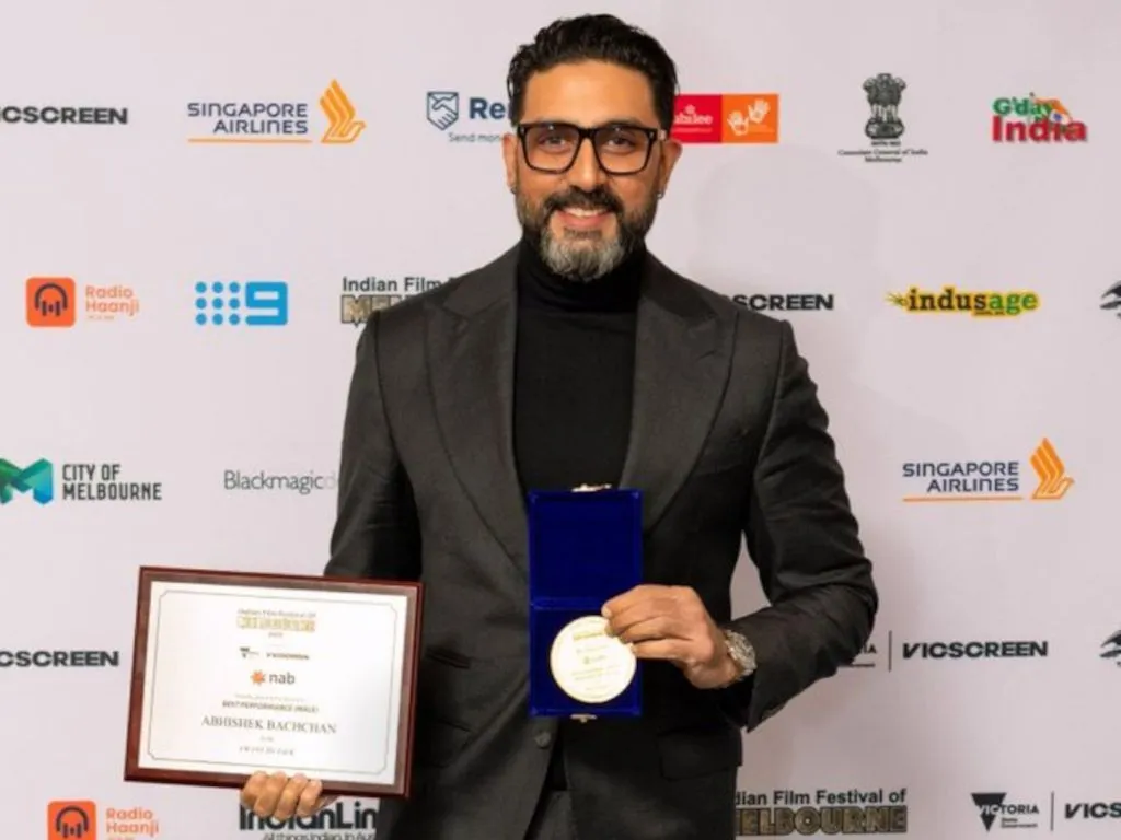 Amitabh Bachchan proud of Abhishek's Best Actor win