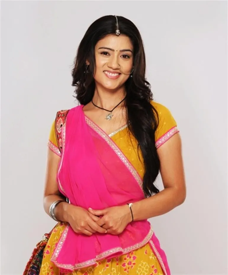 Diksha Dhami returns as fierce Raseeli in 'Badi Haveli Ki Chhoti Thakurain'