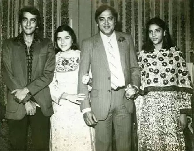 Sanjay Dutt's Daughter Trishala Dutt Posts Throwback 'Priceless' Photograph  With 'Dadaji' Sunil Dutt