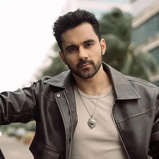 Abhishek Bajaj Enters Bigg Boss 19 - Mabumbe
