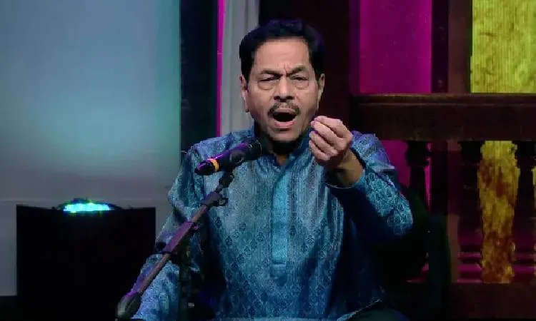 Book singer Ravindra Sathe for Live Shows at Best Prices