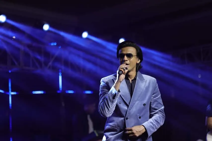 Book singer Abhijeet Sawant for Live Shows at Best Prices