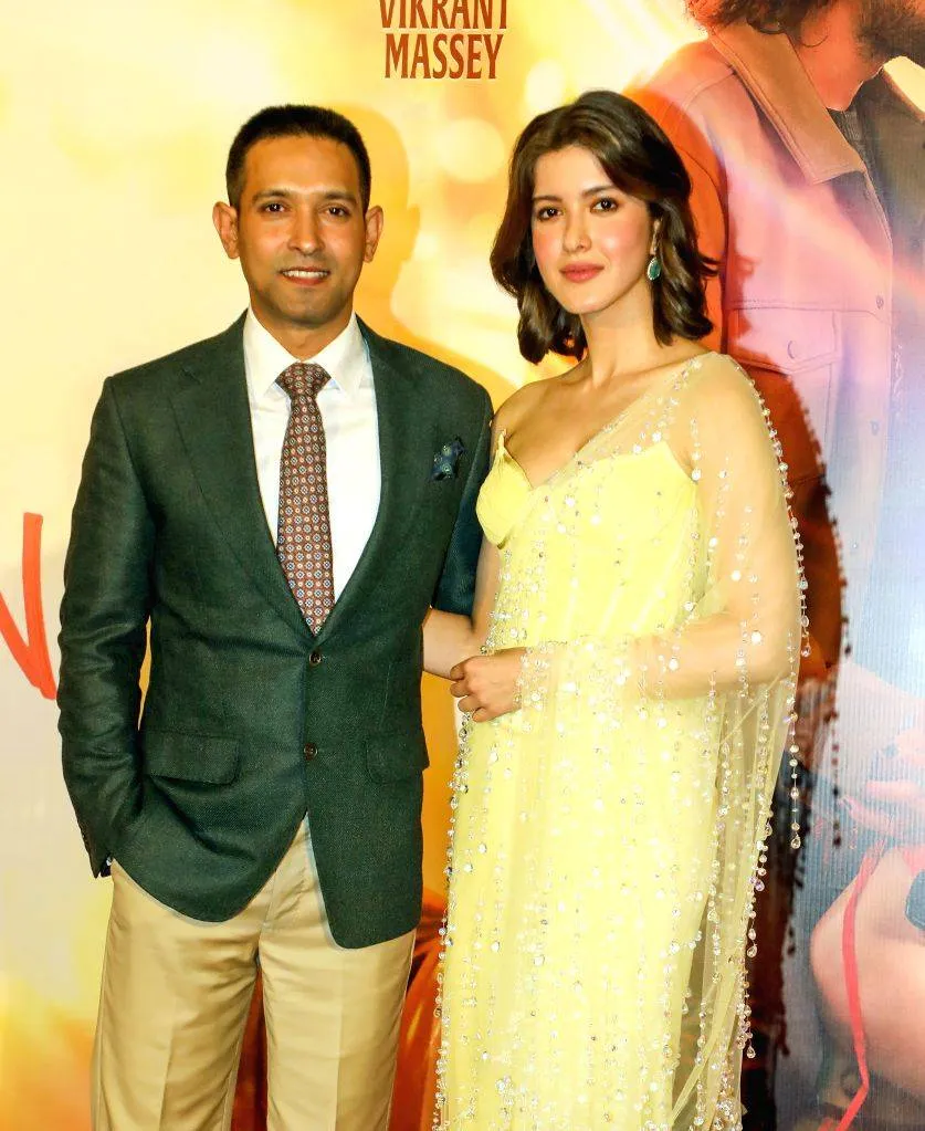 The Set and Shanaya-Vikrant's Look