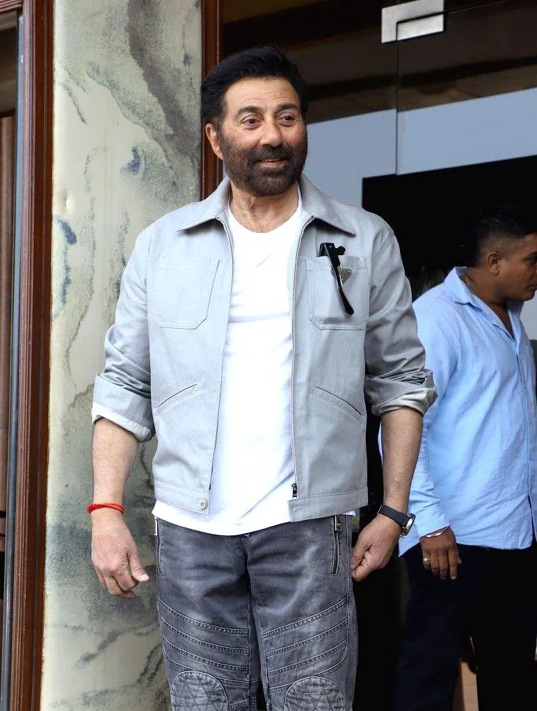 Celebs Join Success Celebration Press Meet Of Border 2 - Border 2, Success Celebration, Press Meet, Bollywood Celebrities, Film Promotion, Mumbai Event