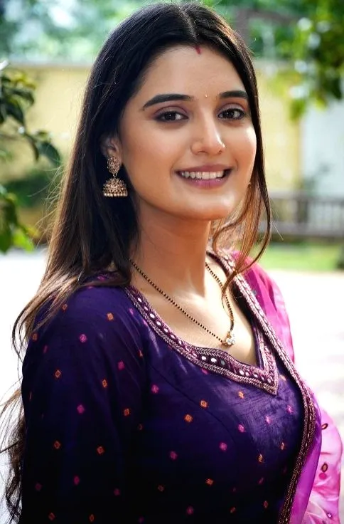 Jaane Anjaane Hum Mile' actress Ayushi Khurana shares plans for her first  Holi with hubby Suraj