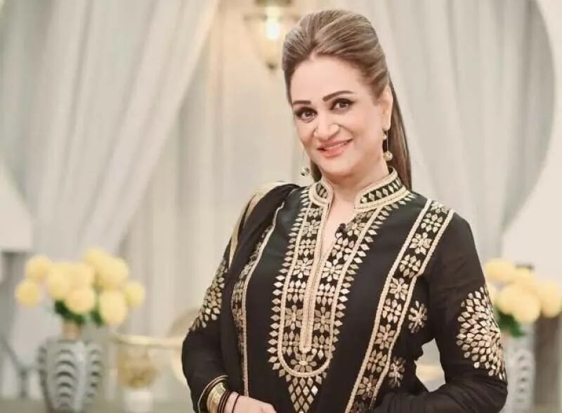 Bushra Ansari believes there's nothing wrong with a little extra 'support'  as you age - Celebrity - Images