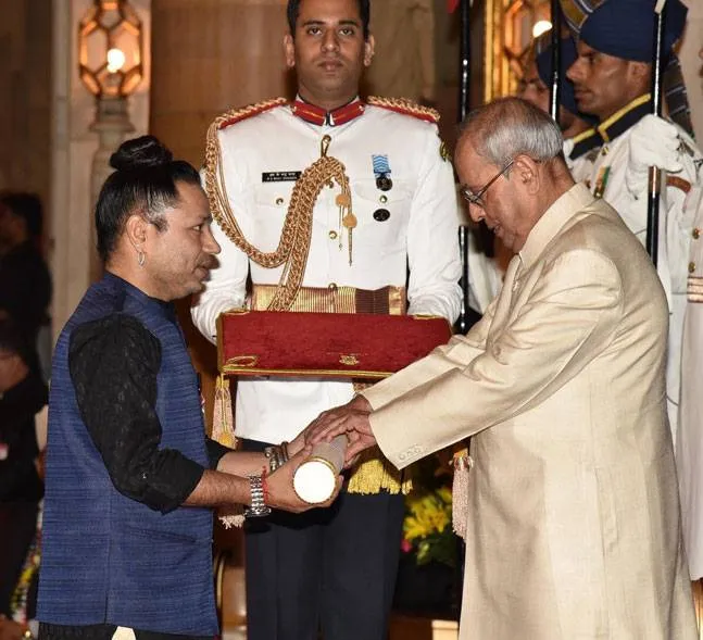 SEE PICS: Kailash Kher receives Padma Shri award, says he feels honoured -  India Today