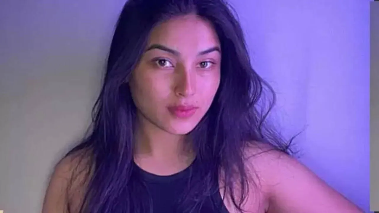 Splitsvilla X5's Akriti Negi on her parents' reaction on doing the dating  reality show; says, “They are very orthodox but I ensured them to not do  anything they won't like”