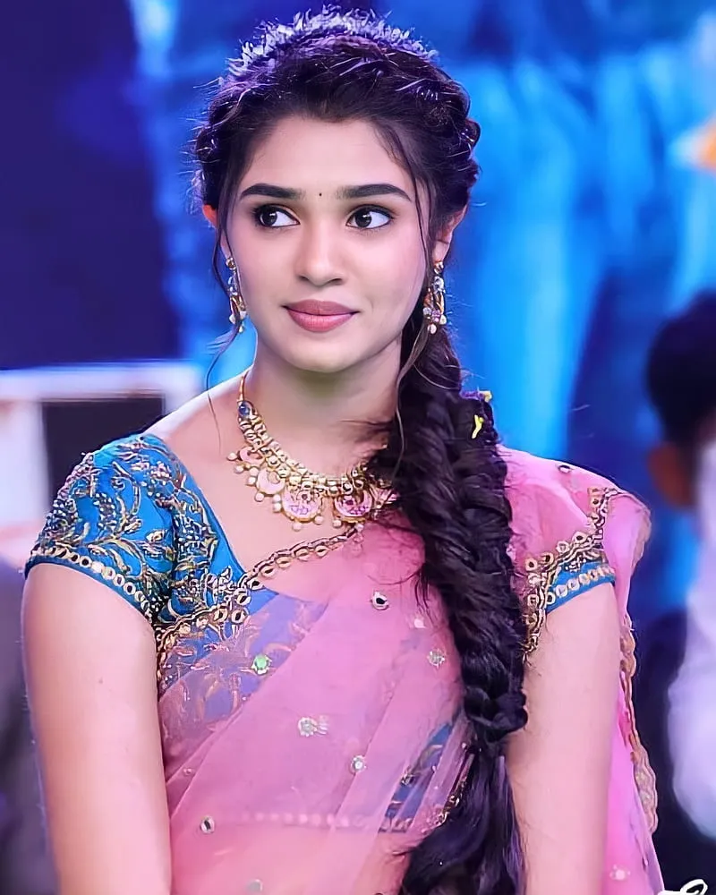 HD krithi shetty wallpapers