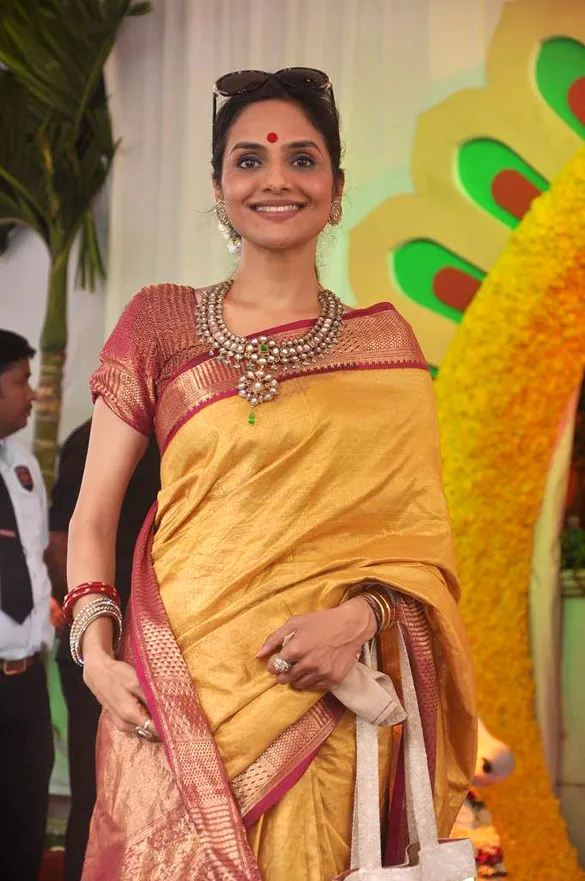 Madhoo - Wikipedia