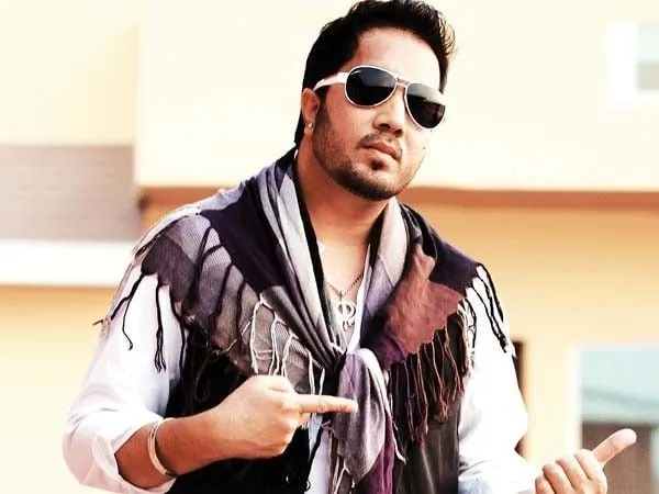 Mika Singh Age, Girlfriend, Wife, Family, Biography & More » StarsUnfolded
