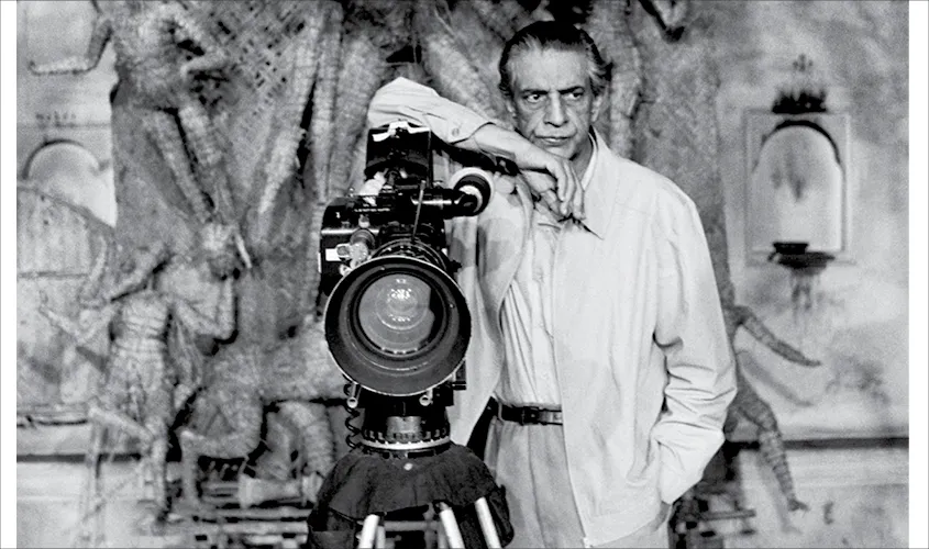 Satyajit Ray's 'photo biographer', Nemai Ghosh remembers his mentor and  muse - The Sunday Guardian Live