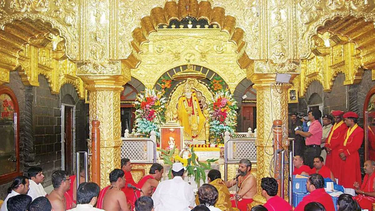 Shirdi Sai Baba Temple Continues to Attract Film Celebrities