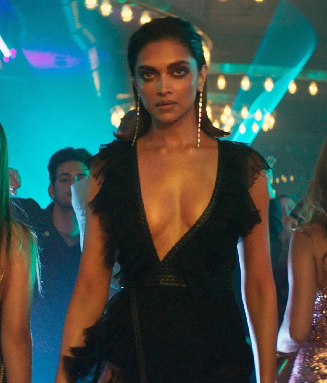 Deepika Padukone's mysterious magnetic cool avatar in Pathaan |  BollySpice.com – The latest movies, interviews in Bollywood