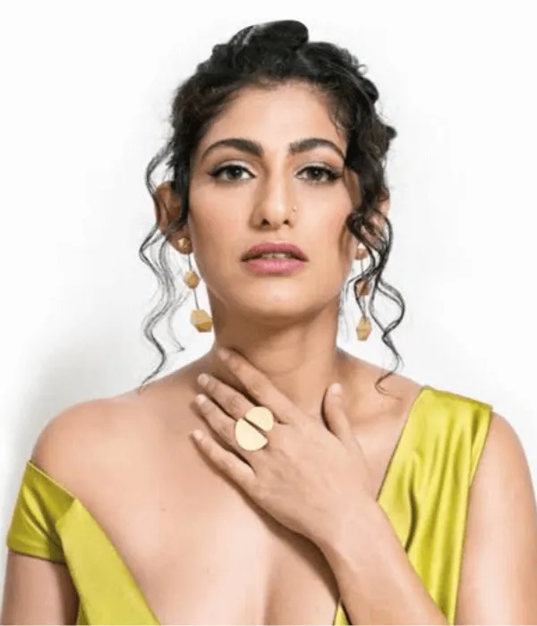 Book Kubra Sait Online - Artist & Celebrity Management Company