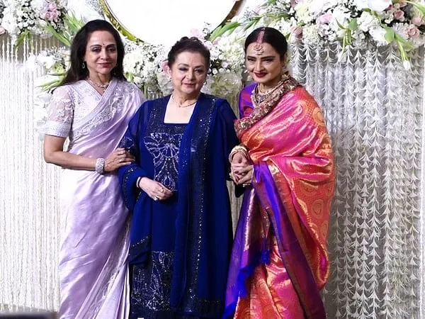 Yesteryear actresses Hema Malini, Rekha, Saira Banu reunite at Ira Khan's  wedding reception – ThePrint – ANIFeed