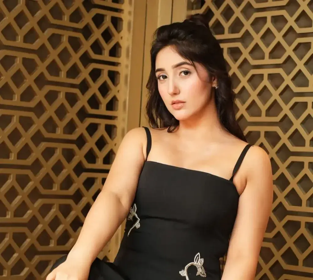 Ashnoor Kaur biography (Indian Actress and Model) - Readableinfo