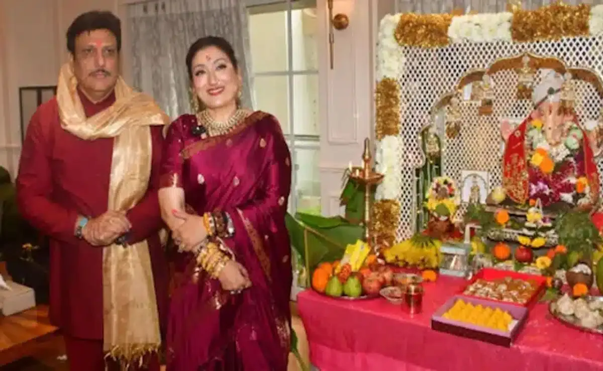 Ganesh Chaturthi 2025: बॉलीवुड और टीवी सितारों ने धूमधाम से किया बप्पा का  स्वागत, देखें तस्वीरें