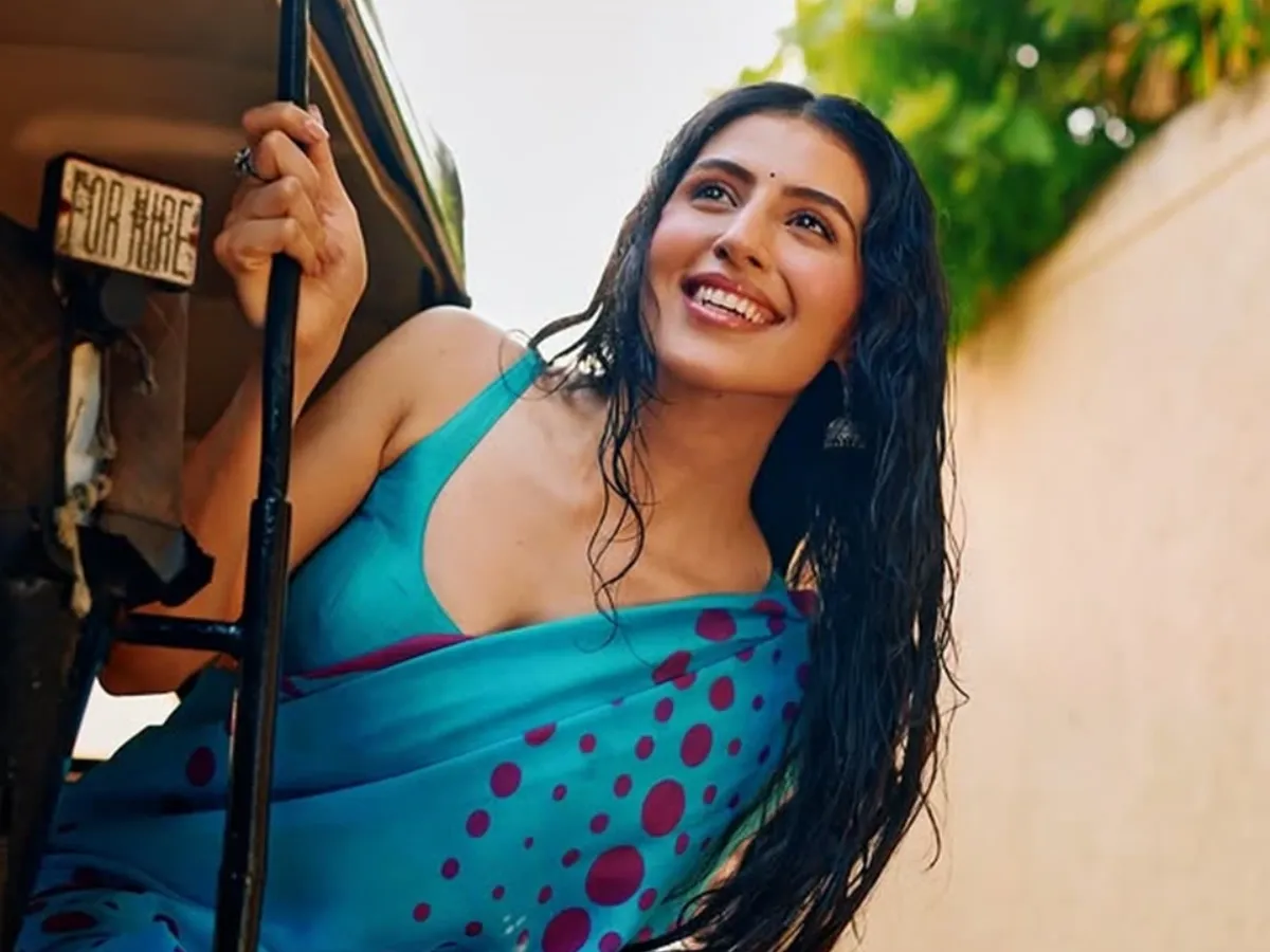 Who is Simar Bhatia? Age, Family, Career, Net Worth & Akshay Kumar's Niece  Debut in the