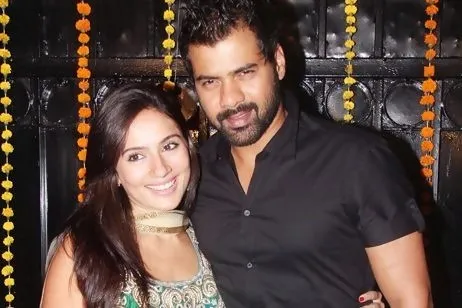Actors Shabbir Ahluwalia, Kanchi Kaul welcome second son