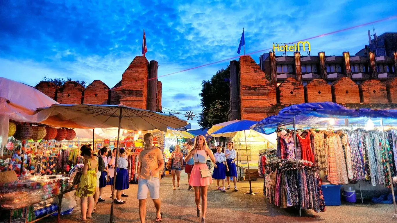 Tha Pae Walking Street