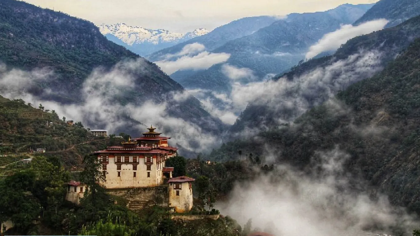  Lhuentse Dzong