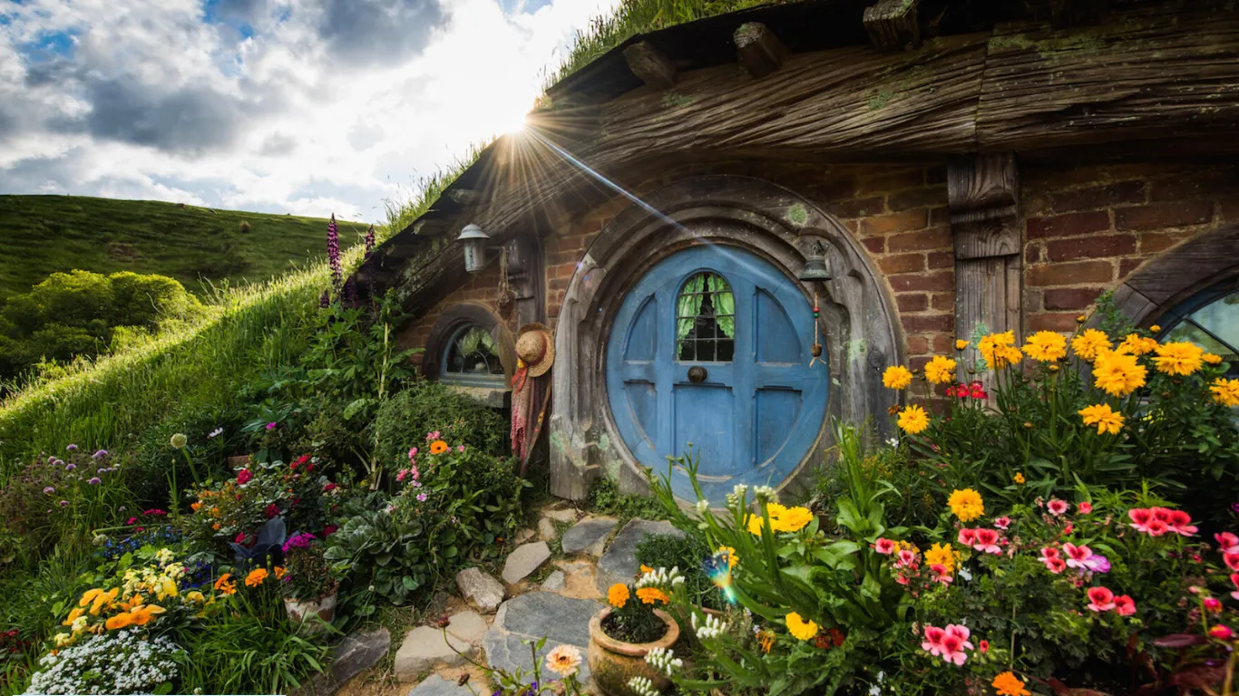 Hobbiton Movie Set