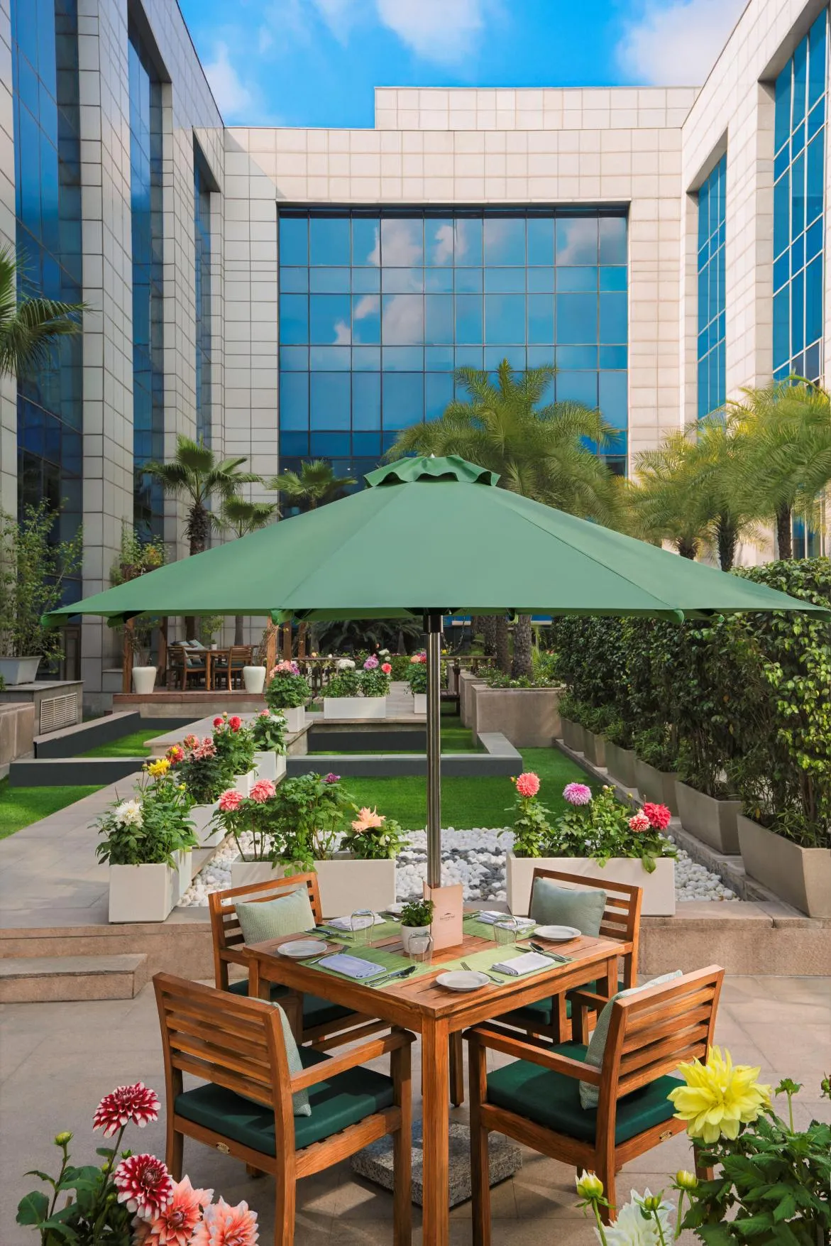 courtyard garden_social2