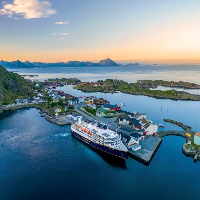 Join Havila Voyages on the Norwegian coastal route from Kirkenes to Bergen.  - Havila Voyages