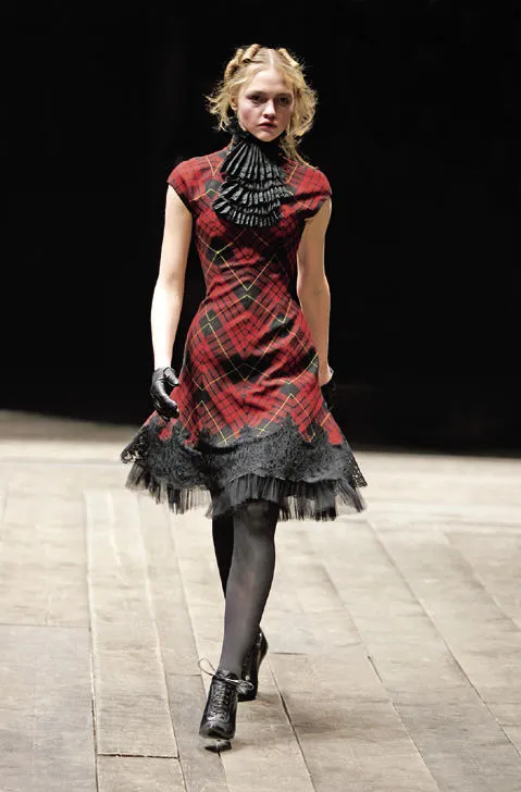 Alexander McQueen – AW06 ‘Widows of Culloden’