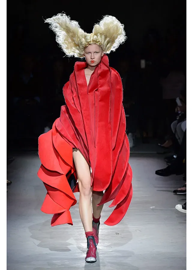 Comme des Garçons – AW15: ‘Blood and Roses’