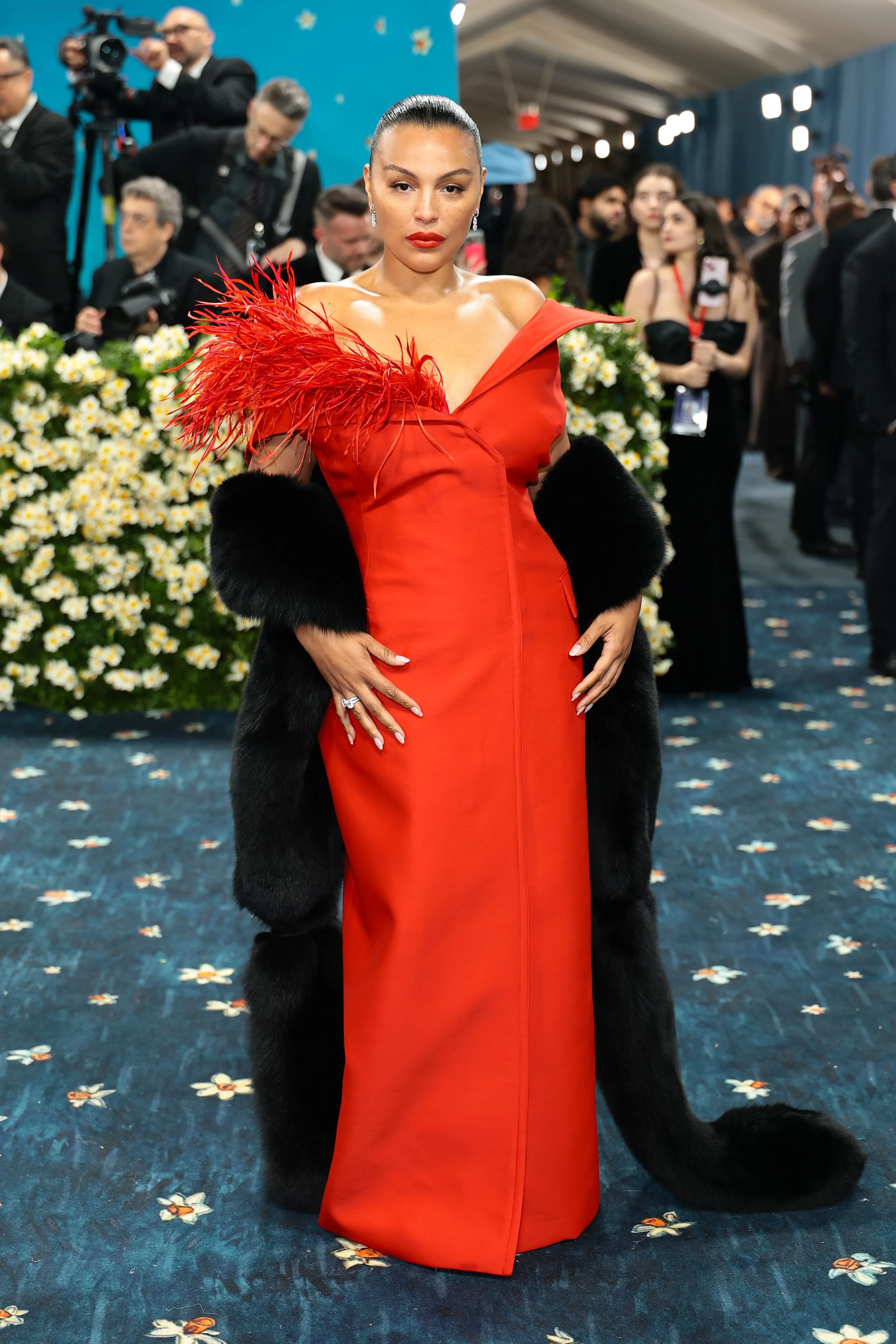 new york, new york may 05: paloma elsesser attends the 2025 met gala celebrating superfine: tailoring black style at metropolitan museum of art on may 05, 2025 in new york city. (photo by dimitrios kambouris/getty images for the met museum/vogue)