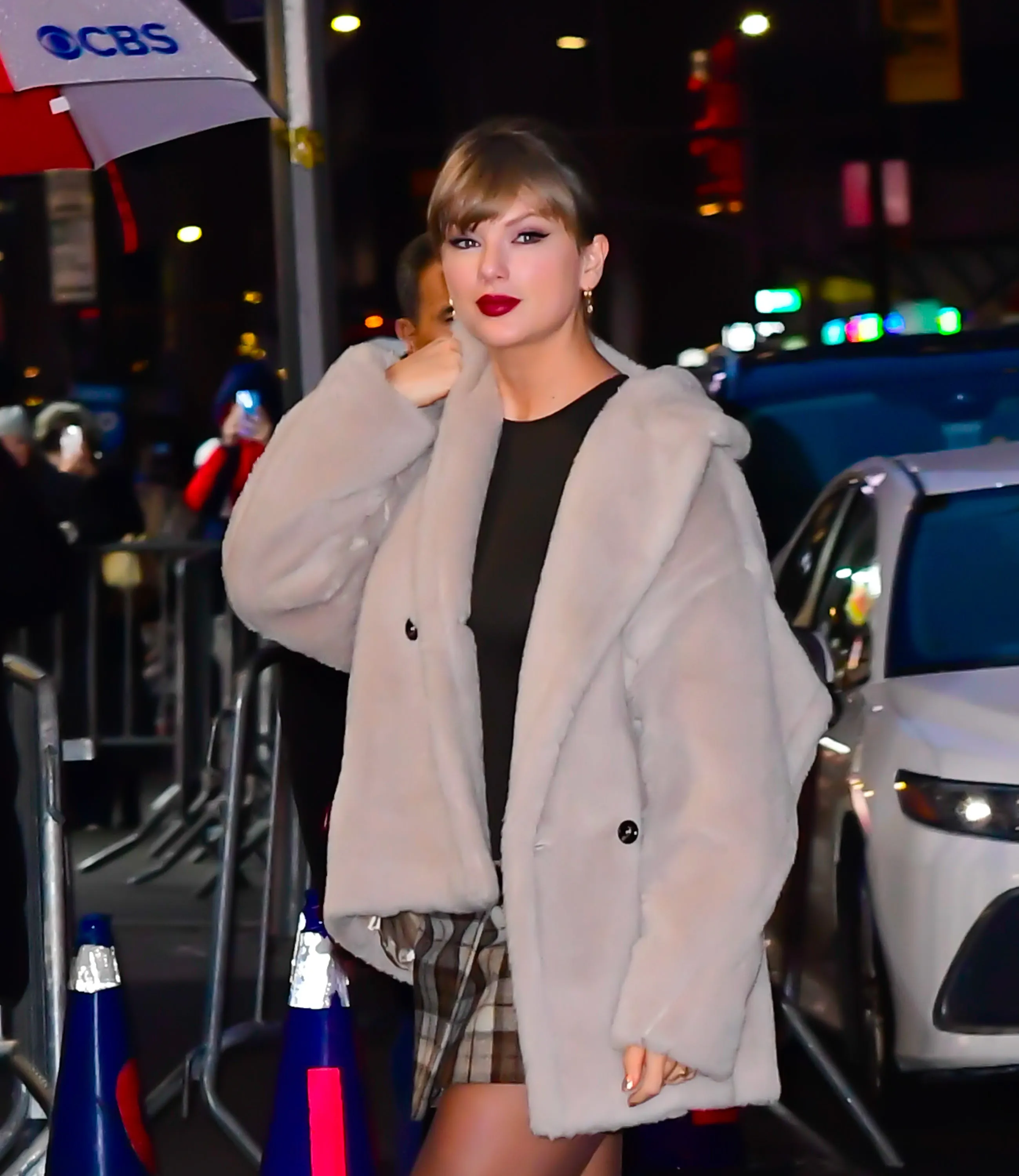 taylor swift beauty look