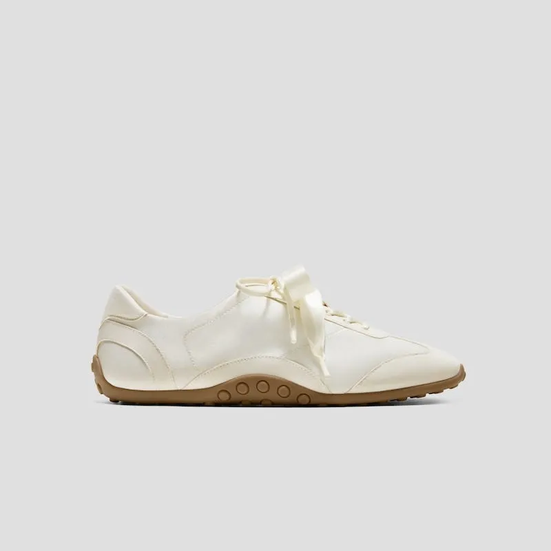 Carol Square-Toe Jogger Sneakerina