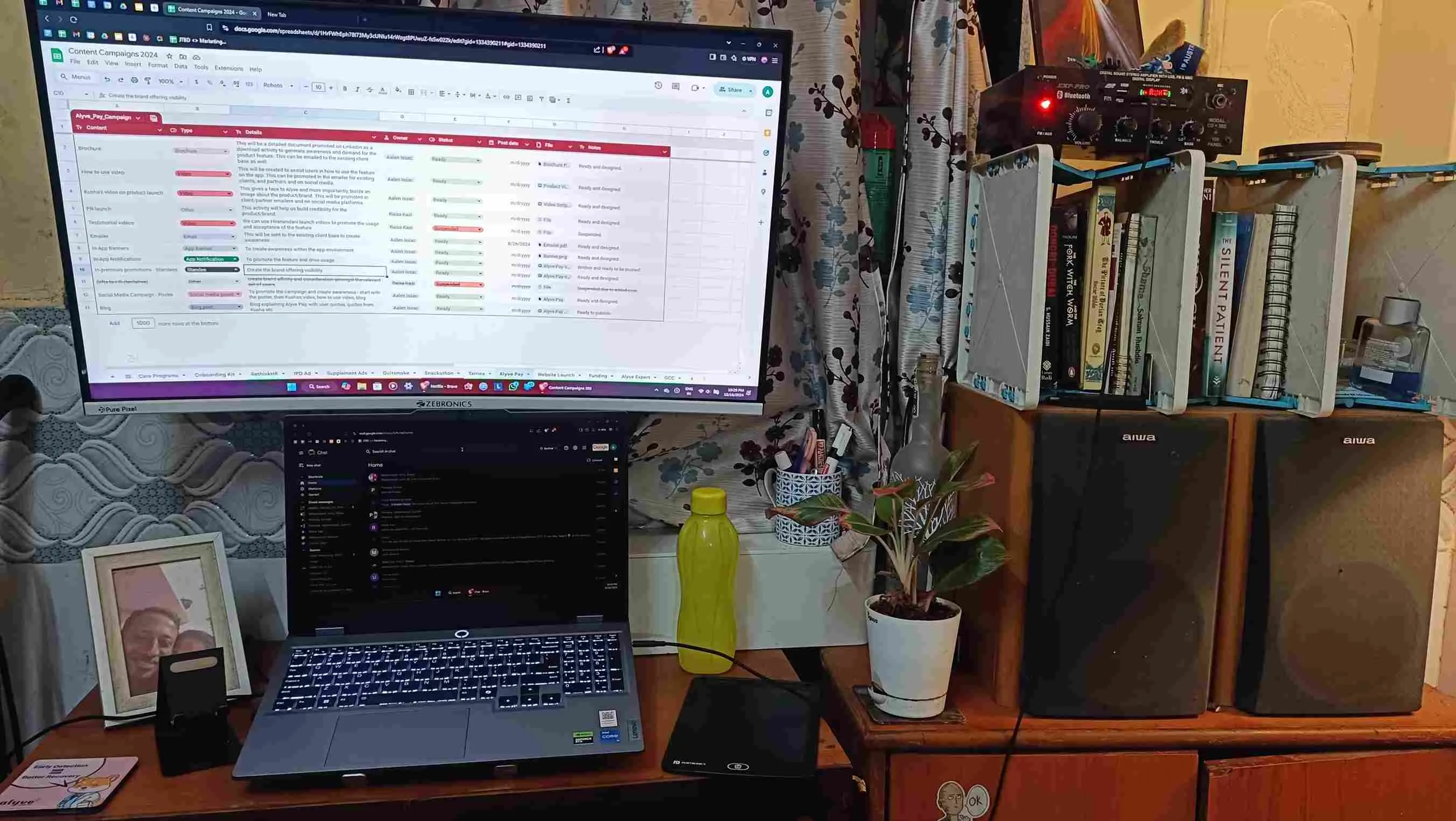 Aalen's home workspace